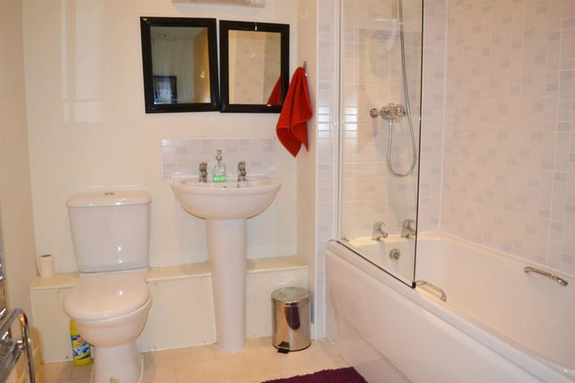 Apartment 3, 190, Stockport Road, Grove Village, Greater Manchester photo 4