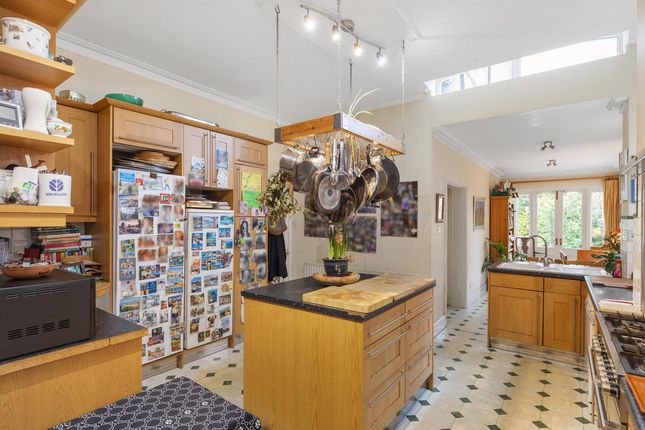 38, Twyford Avenue, London photo 4
