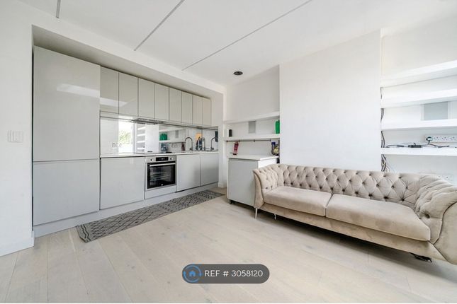 First Floor Flat, Malton Street, London photo 2
