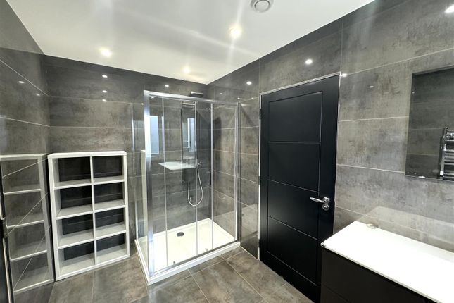 En-Suite.Jpeg