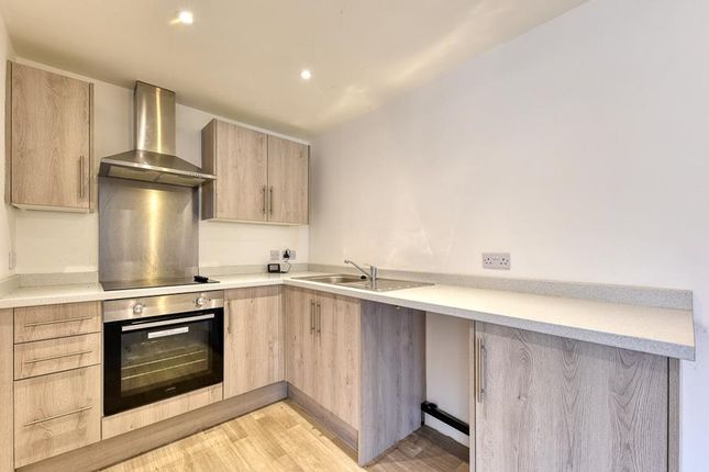 215, Standhill Road, Nottingham photo 4