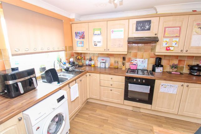 End terrace house for sale in Croyde Avenue, Corby