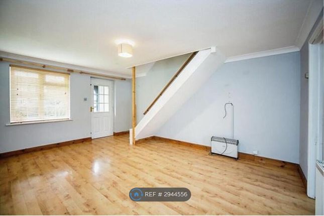 Sovereigns Way, Marden, Tonbridge photo 4