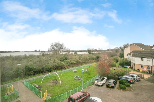 Flat for sale in Heron Way, Dovercourt, Harwich