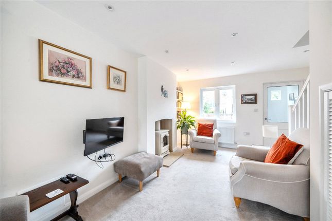 26, Summers Road, Surrey photo 4