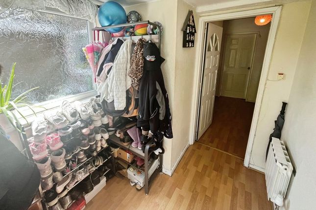 35, Carslake Avenue, Bolton photo 4