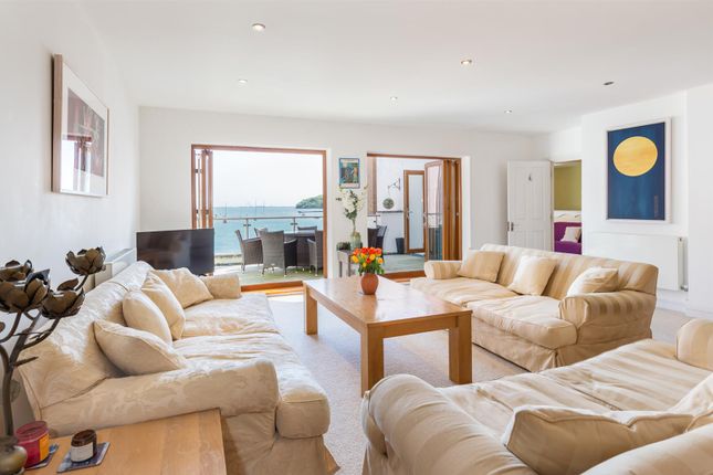 Flat for sale in Panoramic Harbour Views, High Street, Cowes PO31