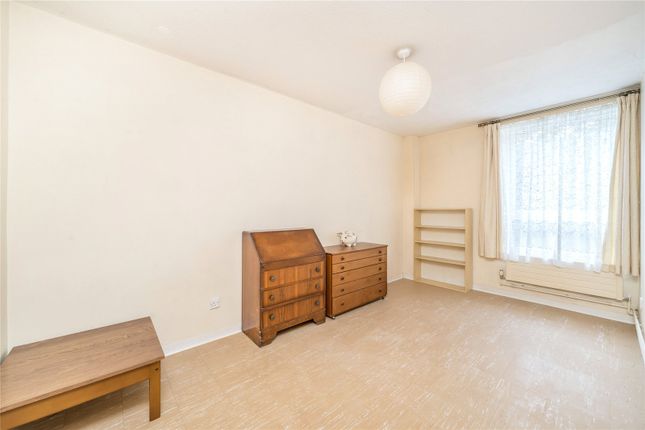 34, Kildare Walk, London photo 4