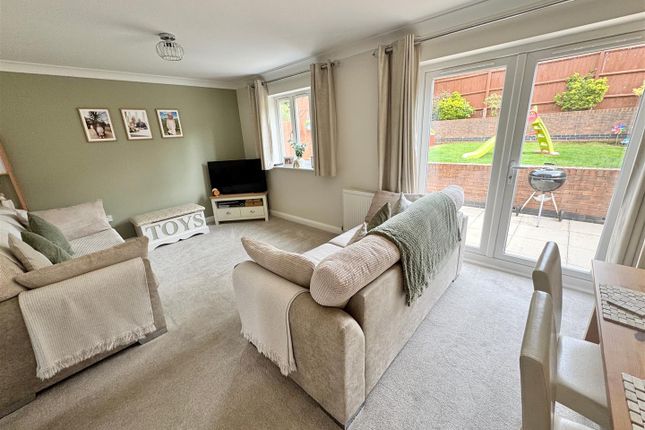 16A, Starr Avenue, Sutton-In-Ashfield photo 4