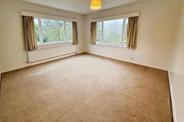231 Bramhall Moor Lane, Stockport photo 3