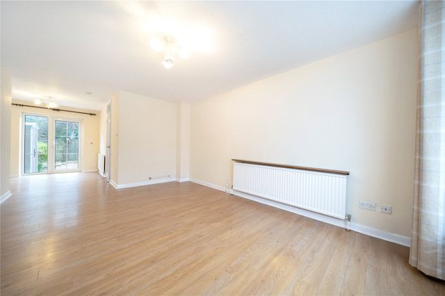 9, Holmsdale Close, Buckinghamshire photo 2