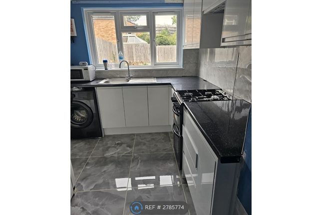Crowthorne Road North, Bracknell photo 2