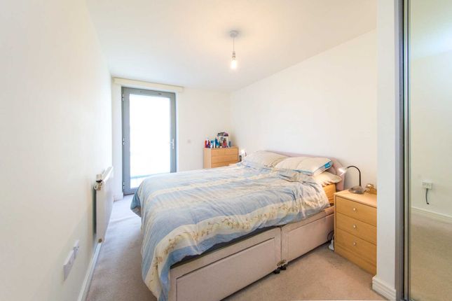 Thumbnail Room to rent in Lapwing Heights, Tottenham Hale