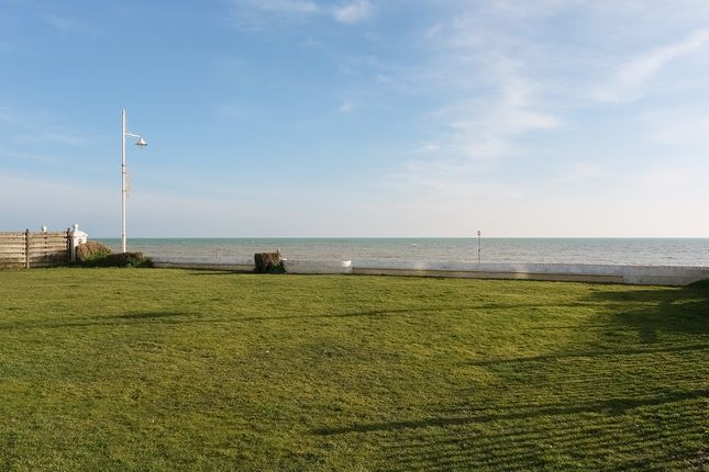Flat 4,, Park Terrace, Bognor Regis, West Sussex photo 3
