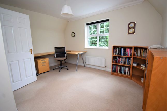 Town house for sale in Highlands, Farnham Common