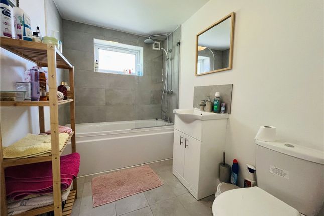 3 Rose Cottages,, The Chase, Pinner photo 4