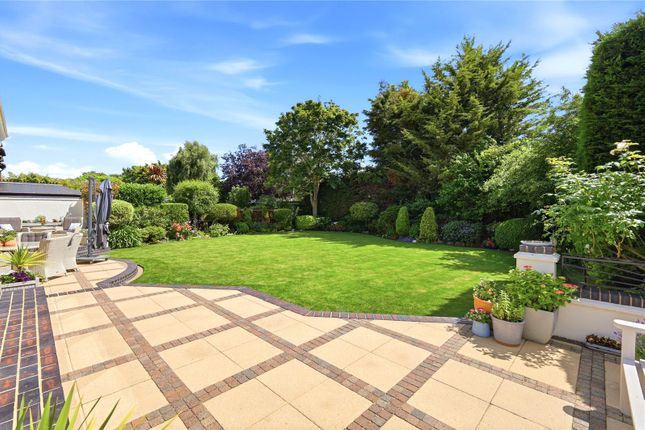 28, Elm Grove, Essex photo 2