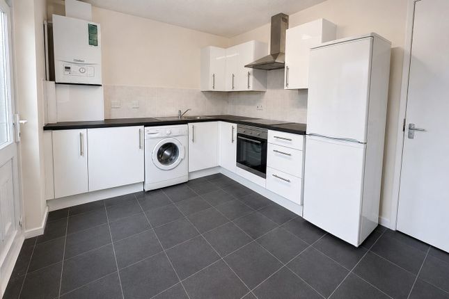 4 Springford Gardens, Southampton photo 2