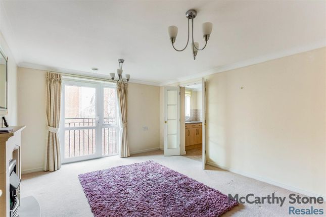 48 Townsend Court, High Street South, Rushden photo 3