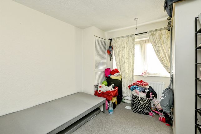 3, Treefield Close, Rotherham photo 3