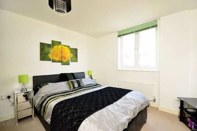 Garratt Lane, Wandsworth photo 4