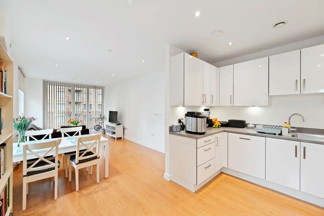Flat for sale in 16 Cavendish Square, London