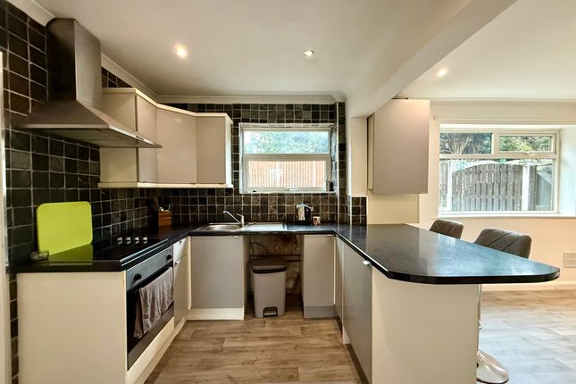 28 Garforth Drive, Altofts photo 5