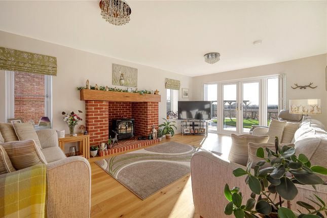 18, Cheyney Green, Saxmundham photo 2