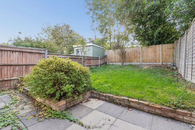 171 Ashfield Avenue, Bushey photo 4