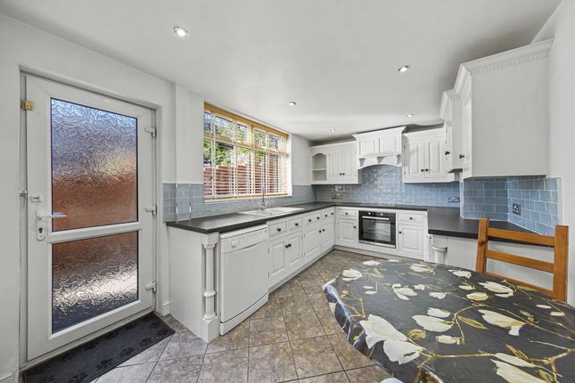 7, Lower Grove Road, Chesterfield photo 4