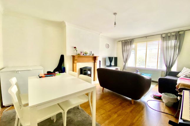 36, Hammonds Lane, Brentwood photo 4