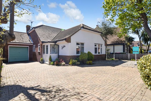 2-bed house on 16, Knollcroft, Shoeburyness, £525,000