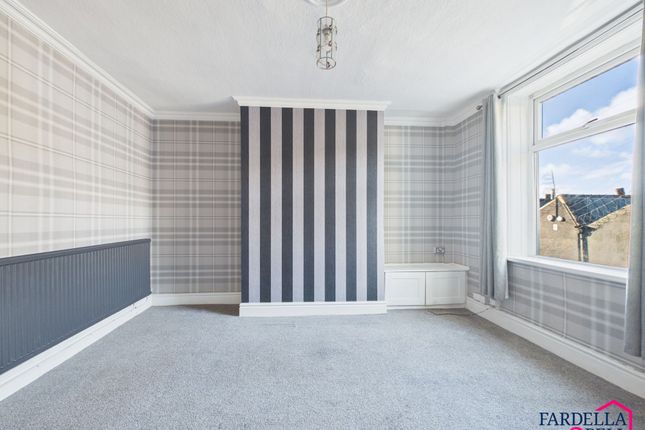 16 Hargreaves Street, Colne photo 2