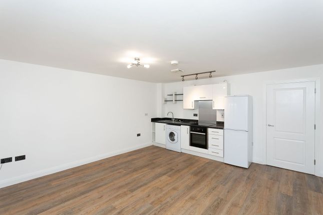 Hollingsworth Mews, WD25, Watford photo 3