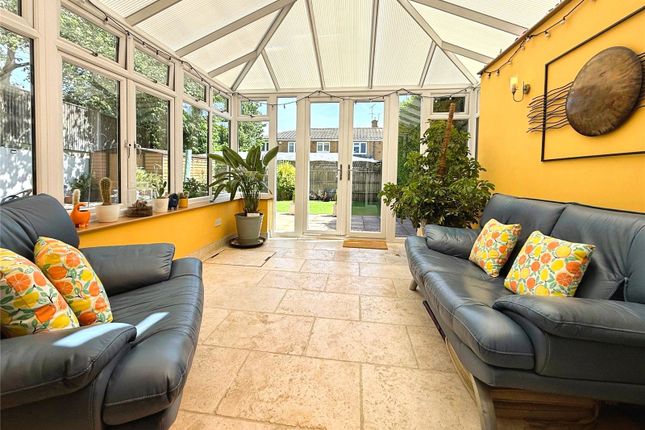 18, South Meadow, Berkshire photo 4