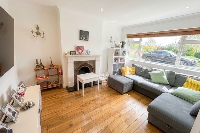 64, Bradstock Road, Epsom photo 2