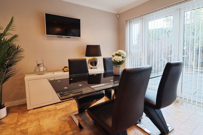 15, Penywaun, Pontypridd photo 4