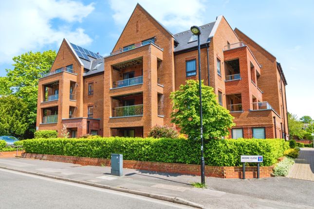 Flat for sale in Moore Close, Banister Park, Southampton, Hampshire