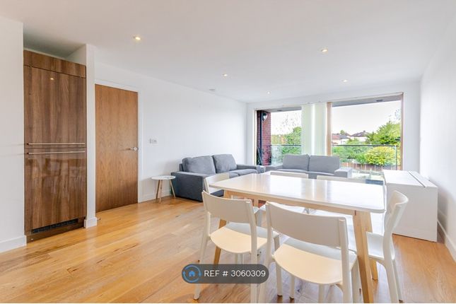 Crown Apartments, Westholme Gardens, Ruislip photo 3
