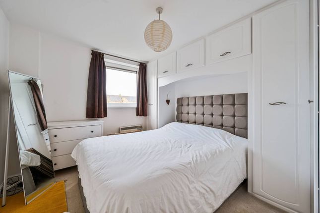 Flat for sale in Greenfell Mansions, Greenwich, London
