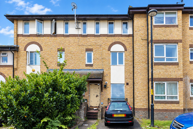 4-bed house on 128, Oxley Close, London, £266,000