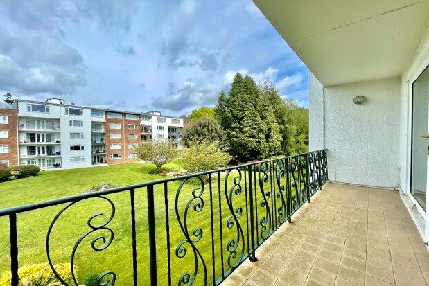 Flat to rent in The Avenue, Poole
