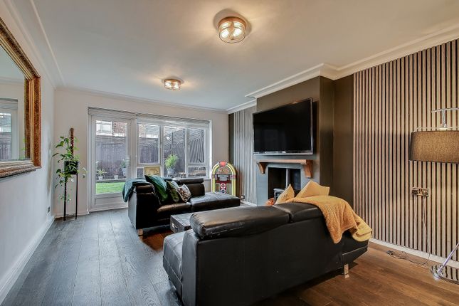 3a, Willow Avenue, Uxbridge photo 2