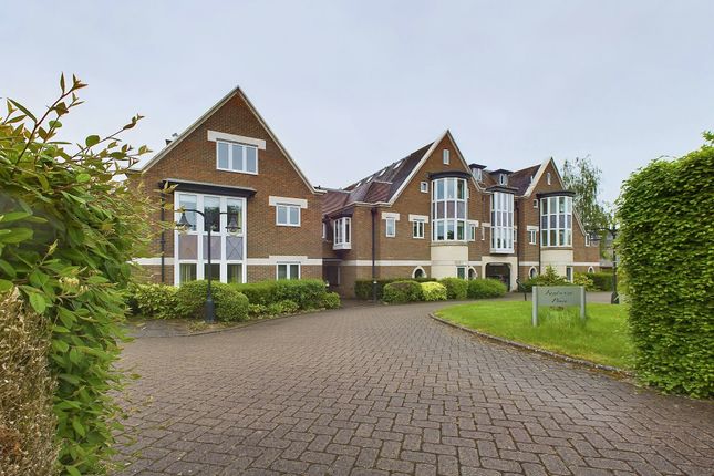 Thumbnail Flat for sale in Kentwyns, Horsham, West Sussex