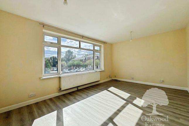 165, Weekes Drive, Slough photo 2