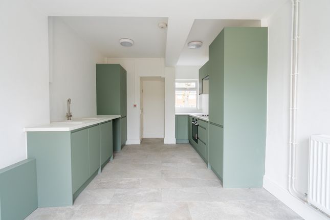 6, Stainburn Avenue, Worcester photo 4