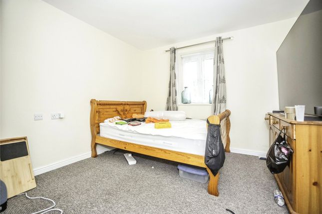 Flat for sale in Coniston Avenue, Purfleet-On-Thames, Essex