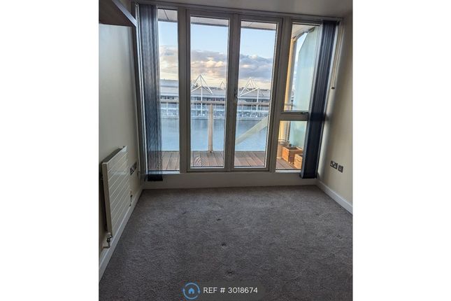 Flat, Eastern Quay Apartments Rayleigh Road, London photo 3