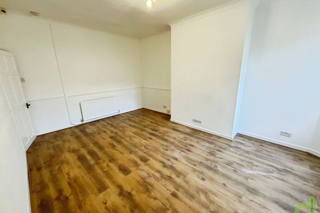 49 Park Lee Road, Blackburn photo 2