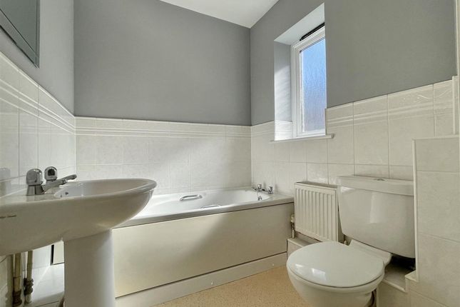 Flat 4, 2 Gloucester Mews, Weymouth photo 3